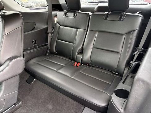 Used 2020 Ford Explorer XLT w/ Equipment Group 202A AWD/4WD image 15