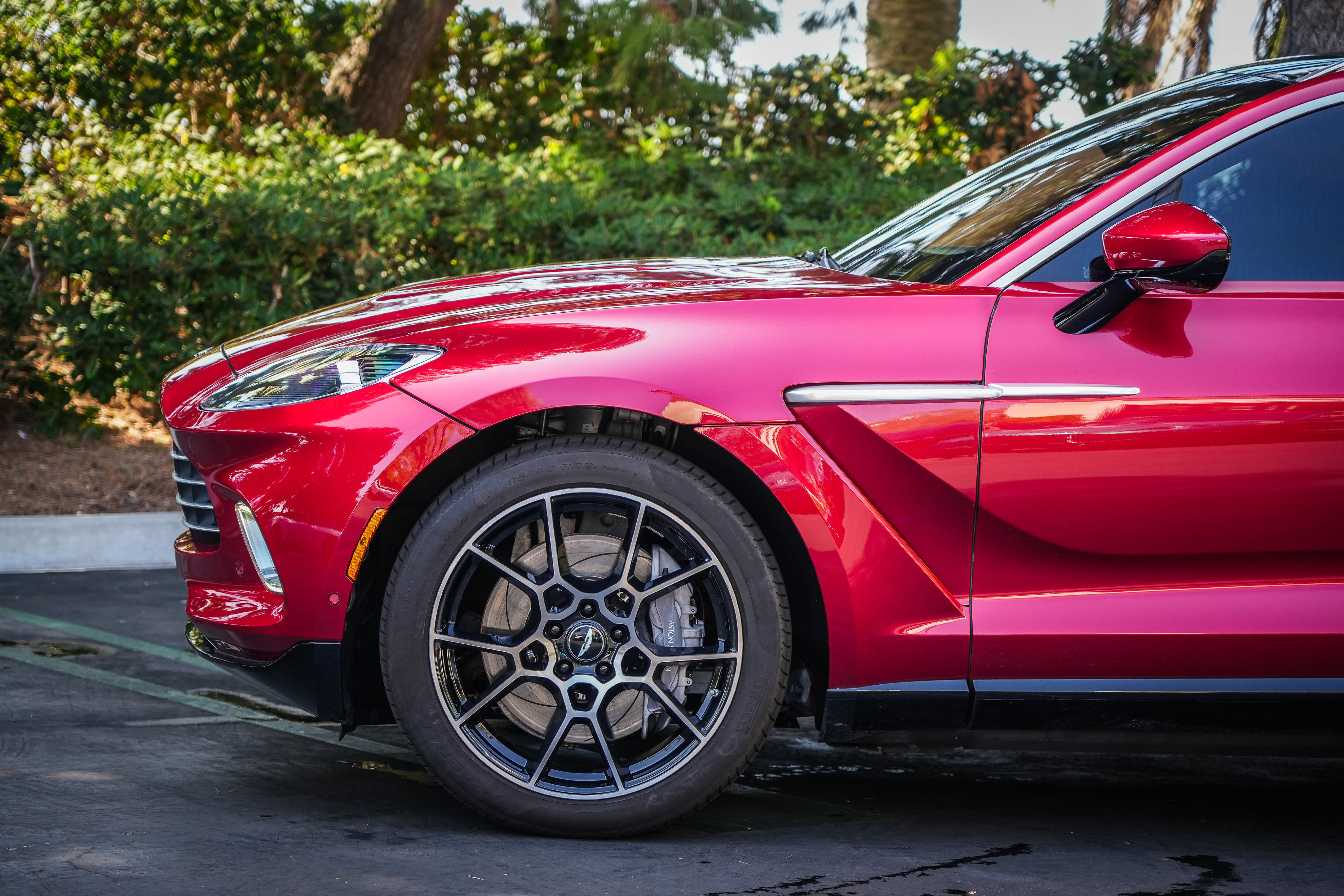 Used 2023 Aston Martin DBX AWD/4WD image 23