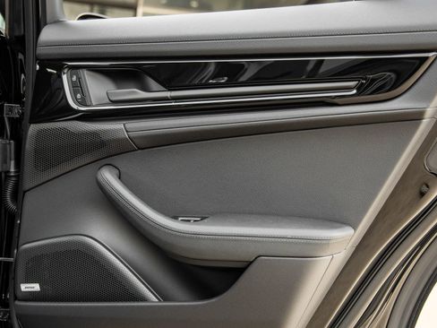 Certified 2026 Porsche Panamera RWD image 35