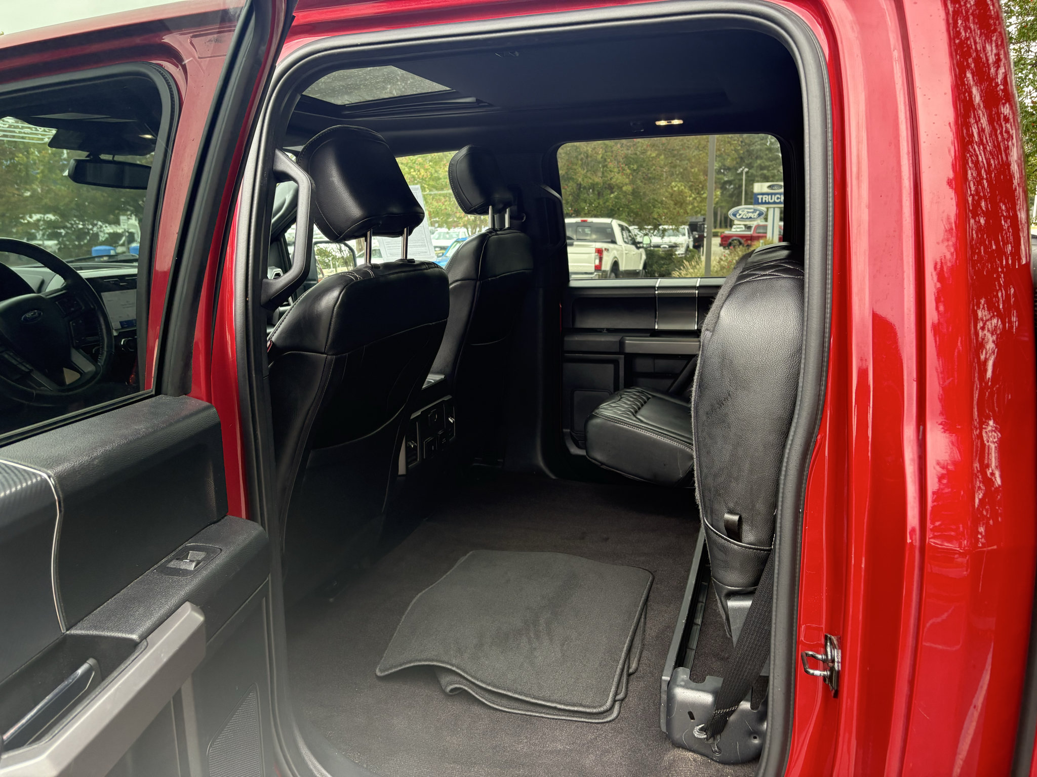 Used 2020 Ford F150 XLT w/ Equipment Group 302A Luxury AWD/4WD image 11