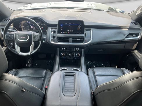 Used 2021 GMC Yukon SLT w/ Rear Media and Nav Package AWD/4WD image 12