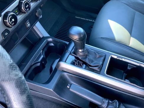 Used 2017 Toyota Tacoma SR5 w/ Tow Package image 17