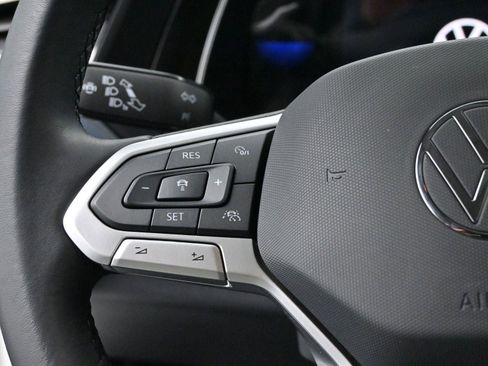 Used 2023 Volkswagen Jetta SE image 18