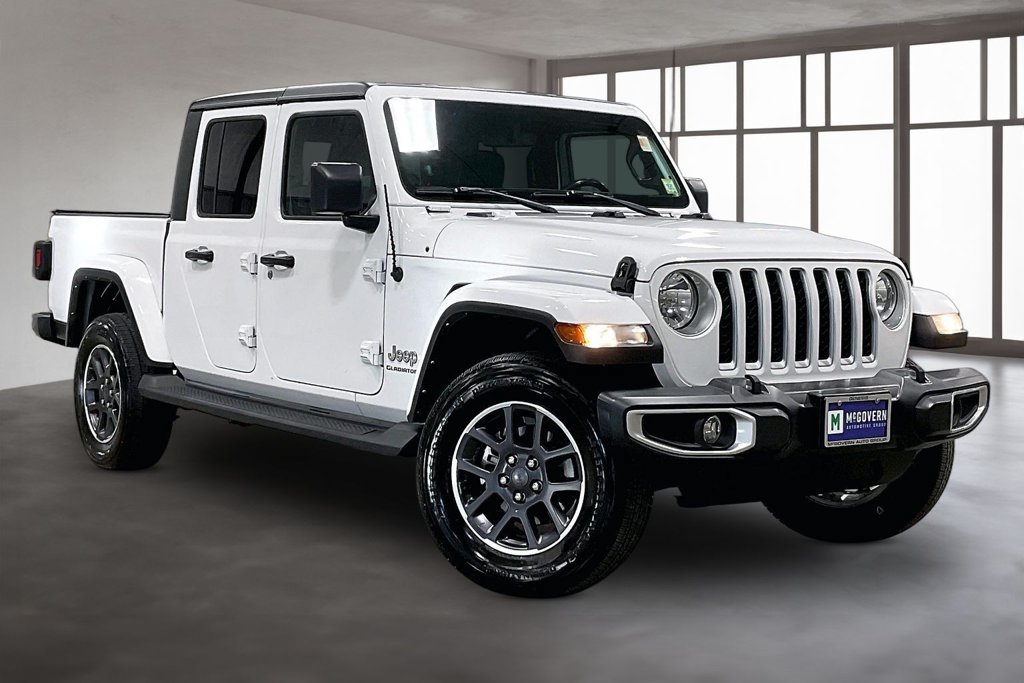 Used 2022 Jeep Gladiator Overland w/ Popular Equipment Package AWD/4WD image 3