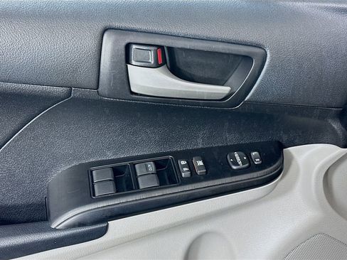 Used 2012 Toyota Camry LE image 16