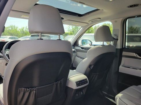 Used 2025 Hyundai Palisade SEL FWD image 26
