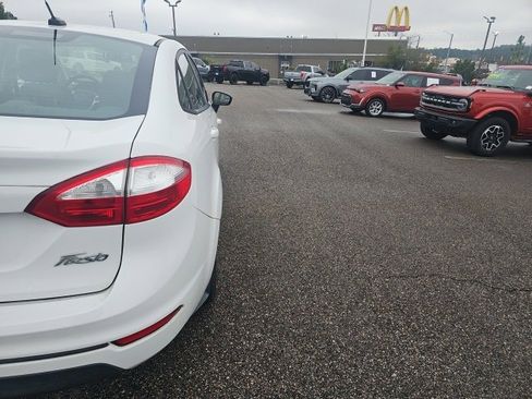 Used 2019 Ford Fiesta SE image 8