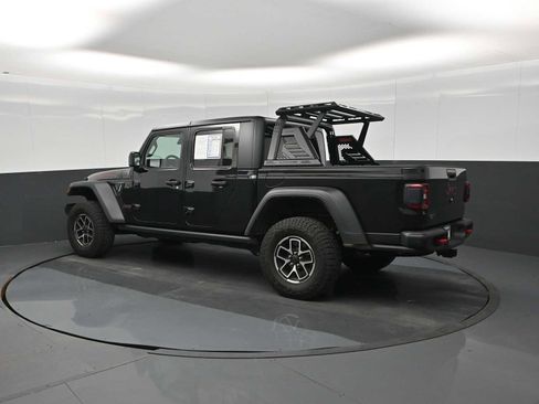Used 2024 Jeep Gladiator Rubicon w/ Convenience Group image 6
