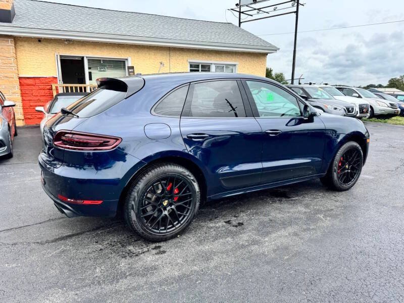 Used 2017 Porsche Macan GTS AWD/4WD image 2