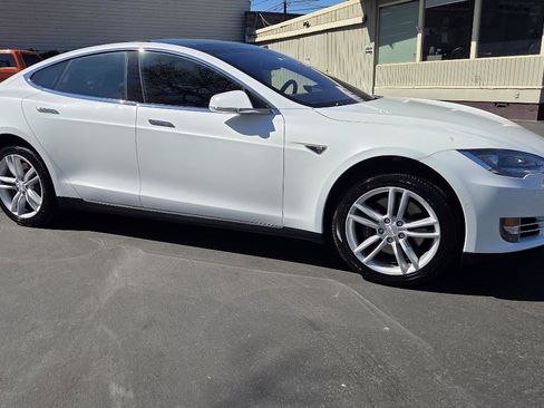 Used 2016 Tesla Model S 90D image 6