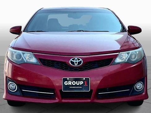 Used 2012 Toyota Camry SE image 3