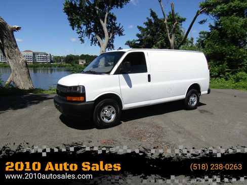 Used 2021 Chevrolet Express 2500 w/ Driver Convenience Package RWD image 1
