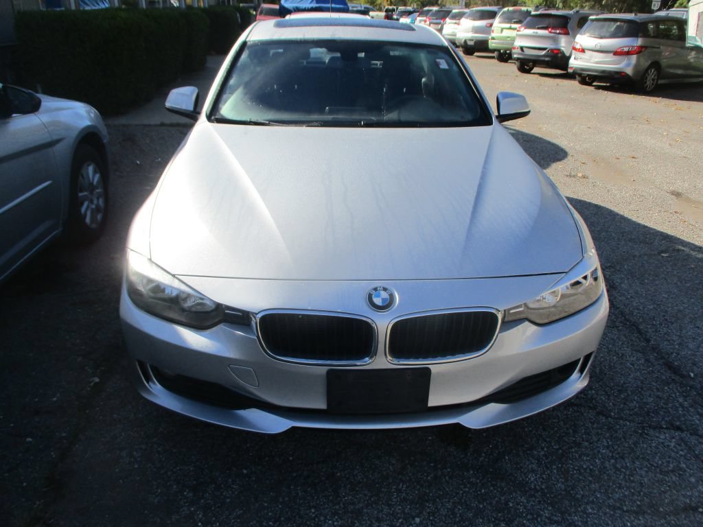Used 2015 BMW 320i xDrive Sedan AWD/4WD image 2