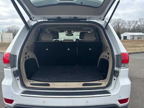 Used 2018 Jeep Grand Cherokee Limited image 13