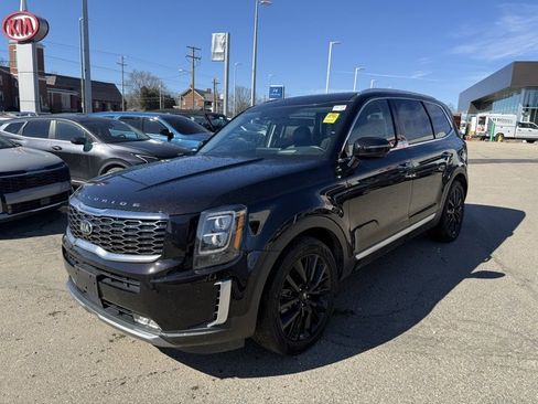 Used 2020 Kia Telluride SX w/ SX Prestige Package image 3