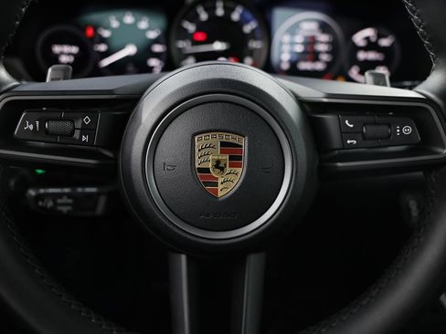 Certified 2022 Porsche 911 Carrera RWD image 32