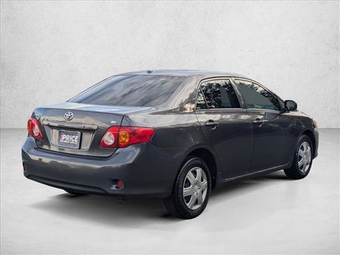 Used 2010 Toyota Corolla LE image 5
