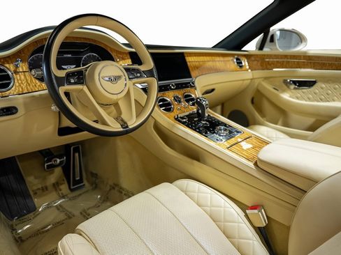 Used 2020 Bentley Continental GT V8 image 39