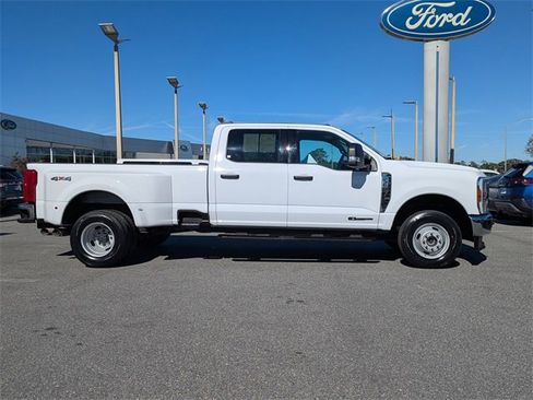 Certified 2024 Ford F350 XLT image 3