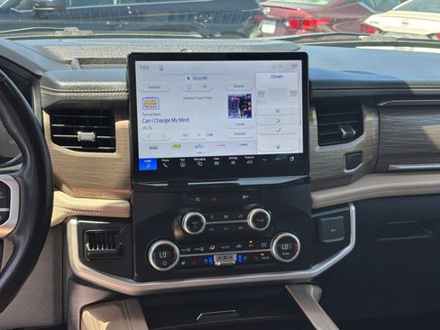 Used 2024 Ford Expedition Max Limited RWD image 16