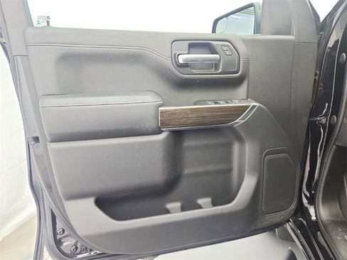 Used 2019 Chevrolet Silverado 1500 RST image 18