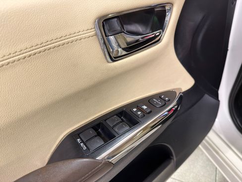 Used 2015 Toyota Avalon XLE image 31