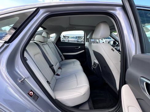 Used 2023 Hyundai Sonata Limited FWD image 17