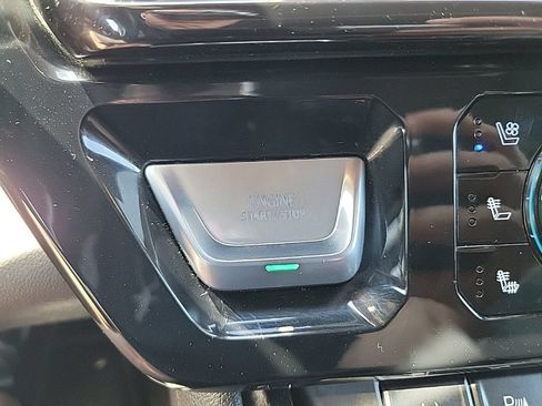 Used 2025 GMC Sierra 1500 AT4 w/ Technology Package AWD/4WD image 25