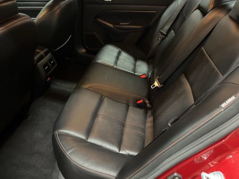 Used 2023 Nissan Altima 2.0 SR FWD image 8