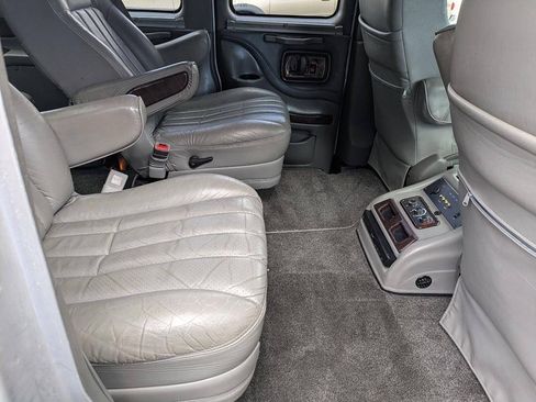 Used 2012 GMC Savana 1500 AWD image 12