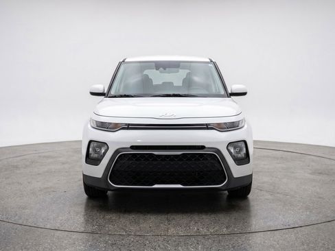 Used 2025 Kia Soul LX w/ LX Technology Package FWD image 2