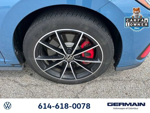 Used 2025 Volkswagen Jetta GLI Autobahn FWD image 13