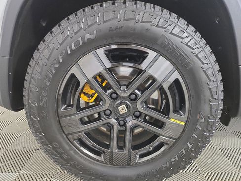 Used 2024 Rivian R1T Launch Edition AWD/4WD image 12
