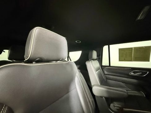 Used 2023 Chevrolet Suburban Premier RWD image 32