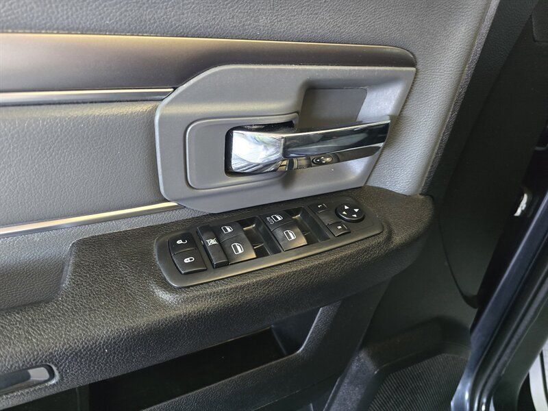 Used 2021 RAM 1500 Classic SLT RWD image 18
