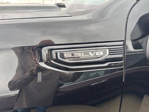 Used 2022 GMC Sierra 1500 Elevation w/ Preferred Package image 3