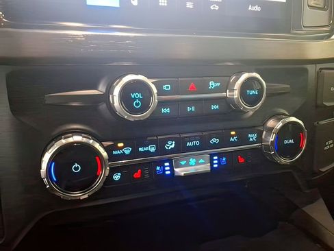 Used 2025 Ford F250 Lariat w/ Chrome Package AWD/4WD image 11