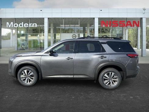 New 2026 Nissan Pathfinder SL image 2