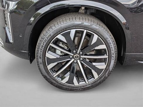Certified 2026 Volvo XC90 B5 Plus w/ Protection Package AWD/4WD image 24