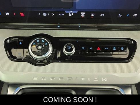 Used 2025 Ford Expedition Active image 22