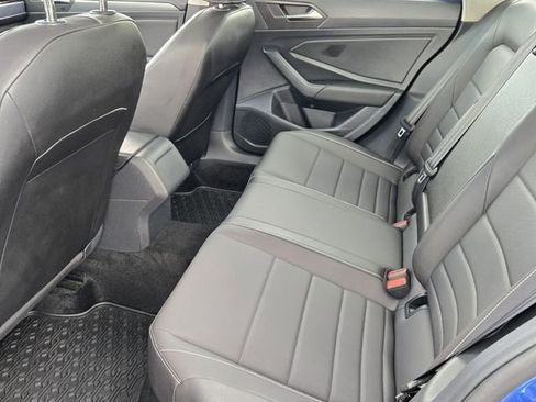 Used 2024 Volkswagen Jetta SE w/ Panoramic Sunroof Package FWD image 11