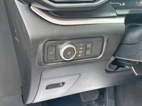 Used 2022 Ford Explorer XLT AWD/4WD image 27