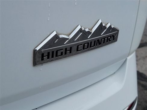 Used 2020 Chevrolet Traverse High Country w/ LPO, Floor Liner Package AWD/4WD image 8