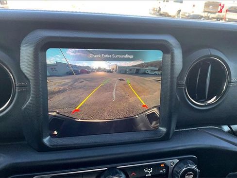 Used 2023 Jeep Gladiator Overland image 22