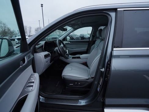 Used 2023 Hyundai Palisade SEL image 13
