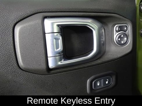 Used 2021 Jeep Wrangler Unlimited Sport image 17
