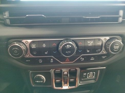 New 2025 Jeep Wrangler Sahara image 24