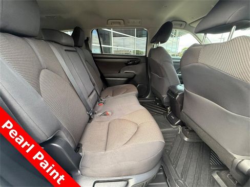 Used 2023 Toyota Highlander L image 10
