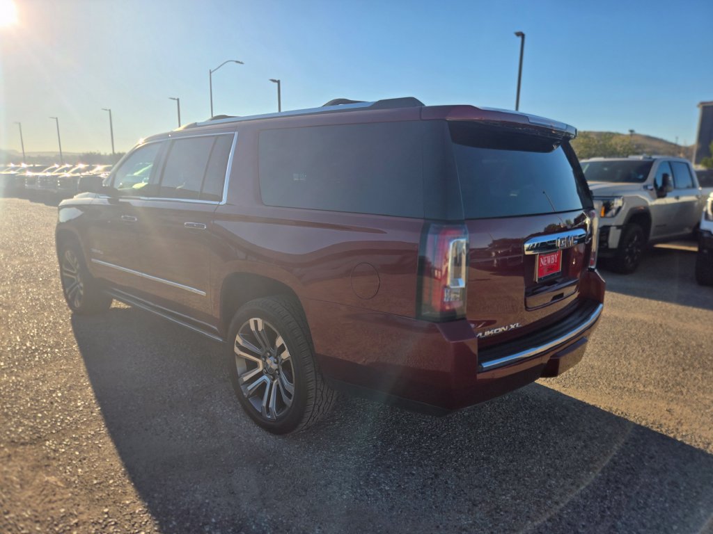 Used 2018 GMC Yukon XL Denali w/ Denali Ultimate Package AWD/4WD image 7