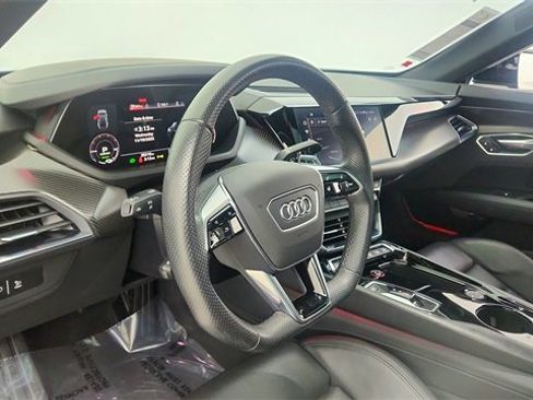 Used 2022 Audi e-tron GT Prestige w/ Prestige Package image 19